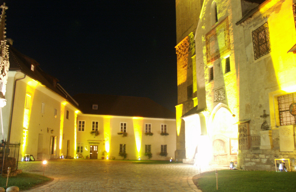 Outdoor Fassadenbeleuchtung Kirchenareal Maria Saal Kärnten