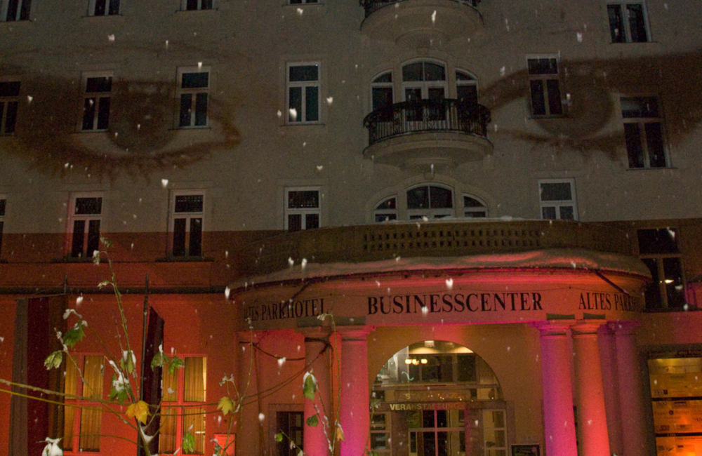 Softedge Fassadenprojektion und Ambientebeleuchtung Parkhotel in Villach