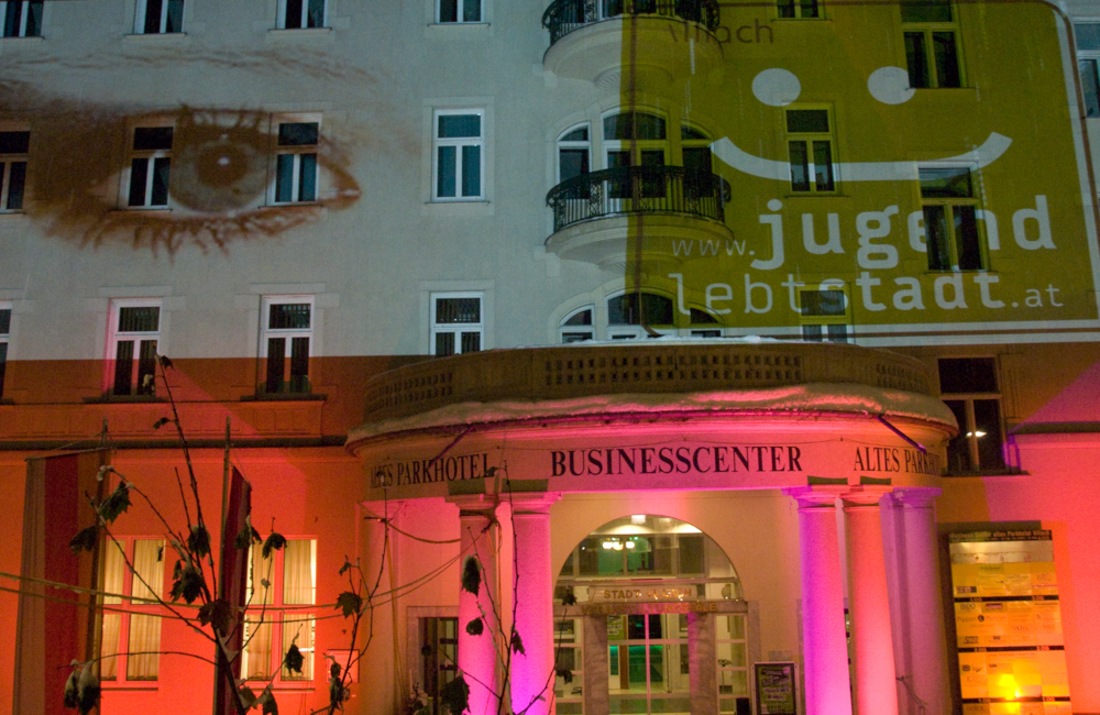 Softedge Fassadenprojektion und Ambientebeleuchtung Parkhotel in Villach