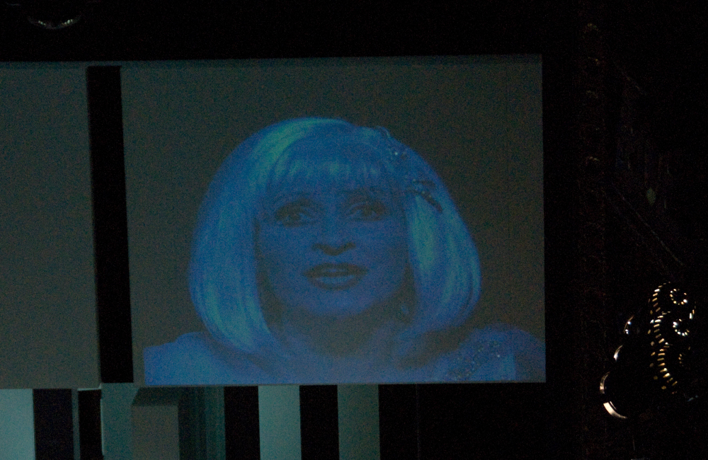 Videoprojektion auf Theaterkulissen für die Aufführung Krönung der Poppea im Stadttheater Klagenfurt