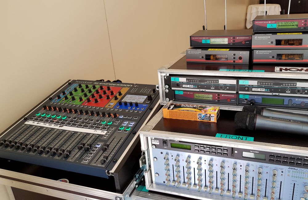 Tontechnik Mischpulte Soundcraft und Funkmikrofone im Seminarhotel Sandwirth Klagenfurt