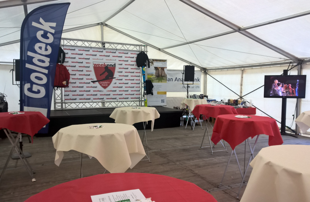 Bühne Traversenbanner Ton und Videotechnik für Weekend Magazin Charity Race Schmetterlingskinder Goldeck Kärnten