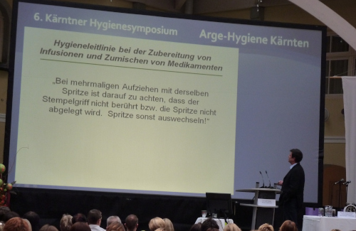 Konferenz Rückprojektion und Rednerpult für die Arge-Hygiene Kärnten im Krankenhaus Friesach