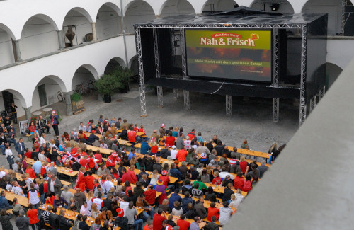 Public Viewing Public Viewing im Burghof Klagenfurt MMKK
